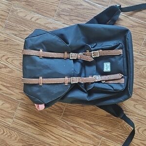 Herschel Supply Co. Little America Backpack | Large Black | Classic Mountaineeri